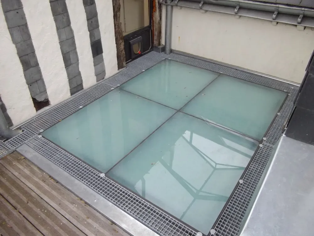 Plancher de verre près de Château-la-vallière 